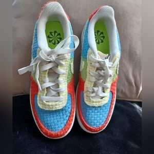 Nike Air Force 1 LV8 Kids size: 5Y multicolor.